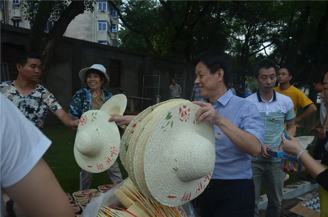 炎炎夏日送清涼，點滴關懷暖人心——城投集團各黨支部開展“送清涼”慰問一線員工活動